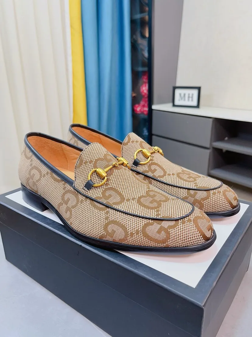 Men's shoes💰520🌸🌸【GUCCi】Original calfskin, water-dyed cowhide lining, original outsole, men's and women's fashion, formal casual leather shoes, slip-on men's and women's shoes series, young fashion, European and American trends, British style, random matching, comfortable feet, standard code: men's size 38-44 (45 can be customized)\nGrade: same style as the official website, original quality